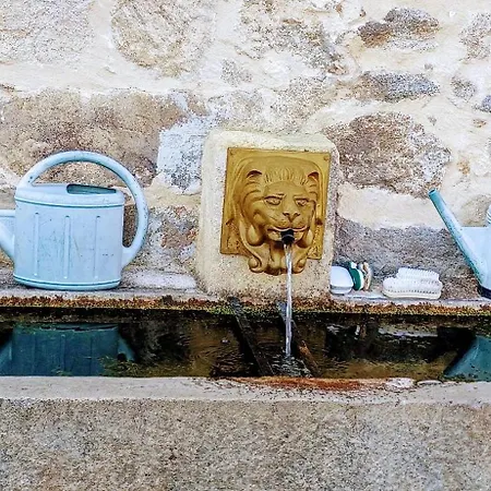 Prázdninový dům Maison Spacieuse A Avec Jardin Et Espace Jeux, Bertignat